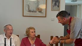 אביב משה ושורדי שואה, צילום: לחיות בכבוד